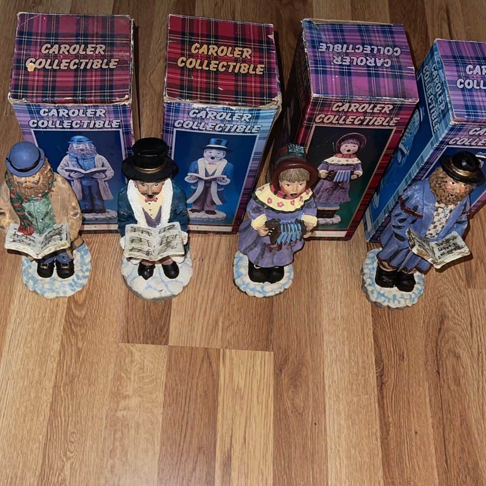 Caroler Collectibles Windsor Collection